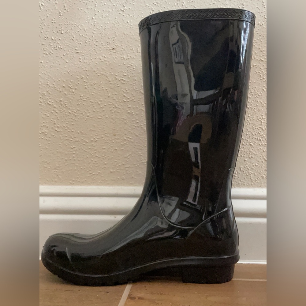 UGG Women’s Size US 7 Shaye Black Rubber Rain Boot - Picture 9 of 16